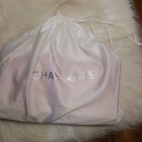MICHAEL KORS  bright pink patent leather bag